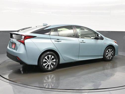 2021 Toyota Prius LE