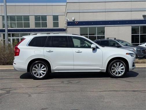 2018 Volvo XC90 T6 Momentum