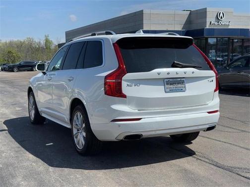 2018 Volvo XC90 T6 Momentum