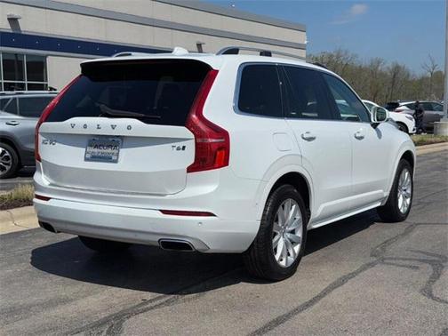 2018 Volvo XC90 T6 Momentum