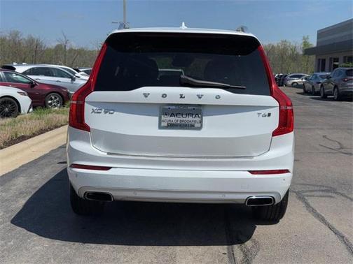 2018 Volvo XC90 T6 Momentum