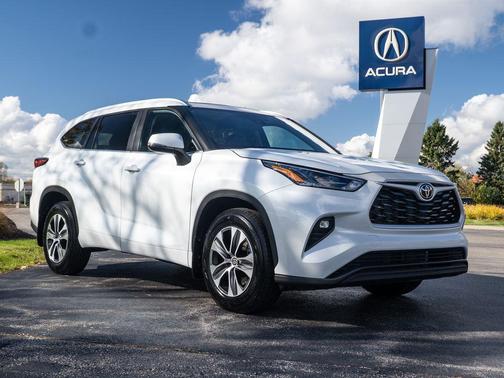 2023 Toyota Highlander XLE
