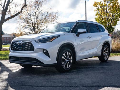 2023 Toyota Highlander XLE