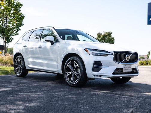 2022 Volvo XC60 B5 Momentum