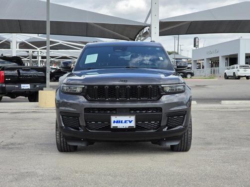 Metallic 2021 Jeep Grand Cherokee L Laredo
