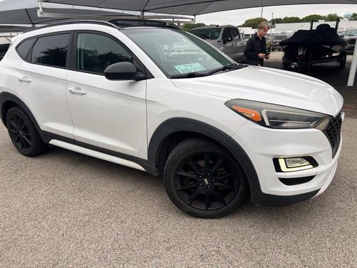 Dazzling White 2019 Hyundai TUCSON Night