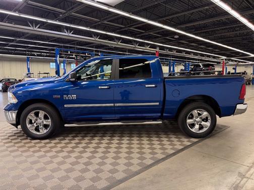 Blue Streak Pearlcoat 2017 RAM 1500 Big Horn