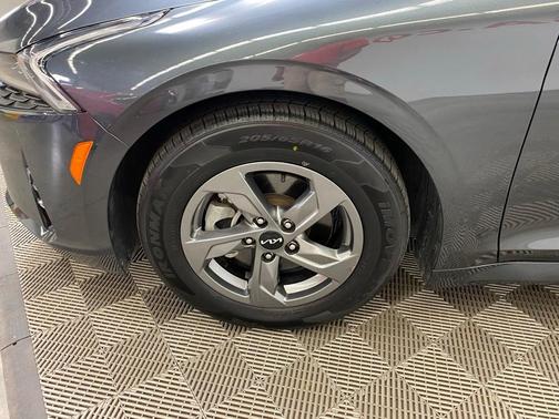 2022 Kia K5 LXS