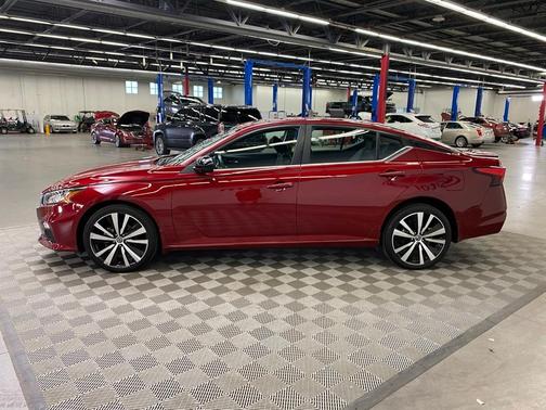 2022 Nissan Altima 2.5 SR