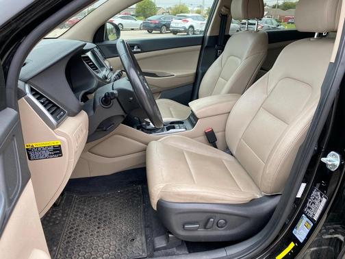 2017 Hyundai TUCSON SE Plus