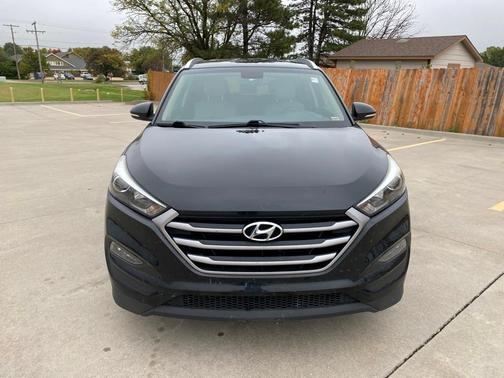 2017 Hyundai TUCSON SE Plus