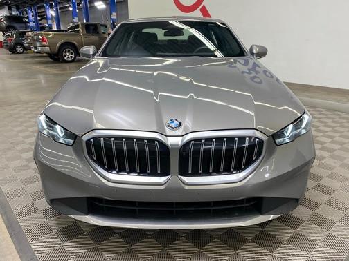 2024 BMW 530 i