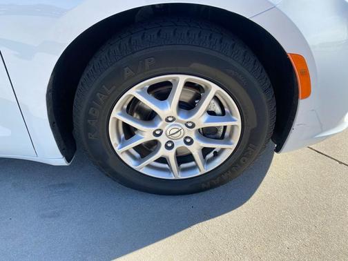 2022 Chrysler Pacifica Touring-L