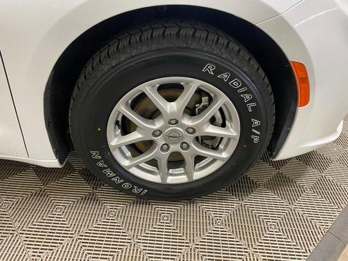 2022 Chrysler Pacifica Touring-L