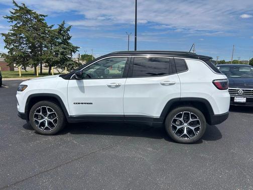 Bright White Clearcoat 2024 Jeep Compass Limited