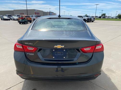 2017 Chevrolet Malibu 1LS