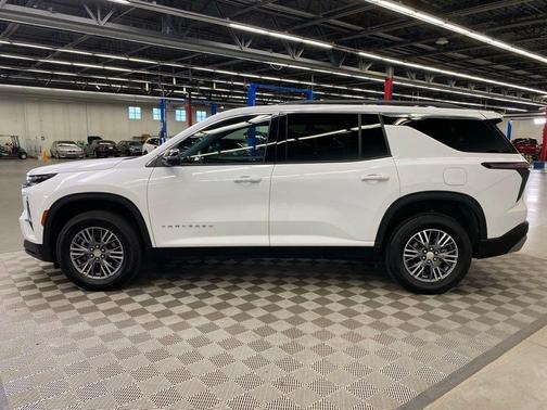 2024 Chevrolet Traverse LT