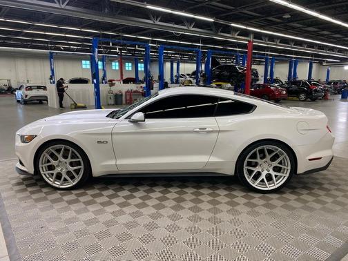 2017 Ford Mustang GT