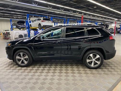 Diamond Black 2019 Jeep Cherokee Limited