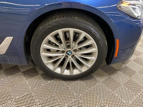 2023 BMW 530 i