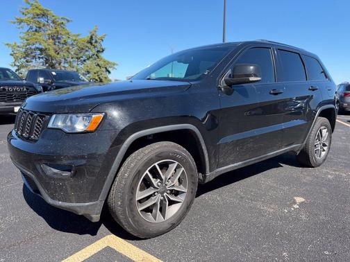 Diamond Black Crystal Pearlcoat 2022 Jeep Grand Cherokee WK Limited