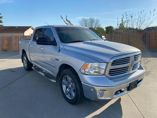 2015 RAM 1500 SLT