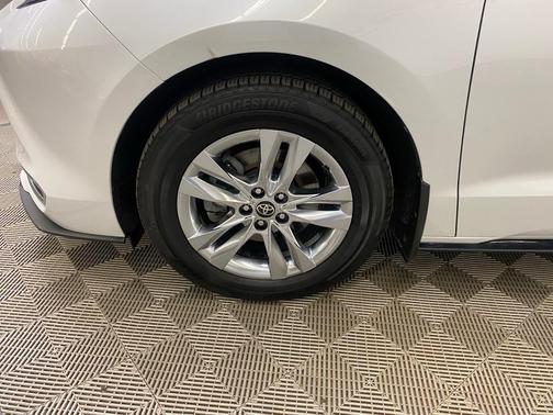 2022 Toyota Sienna Limited