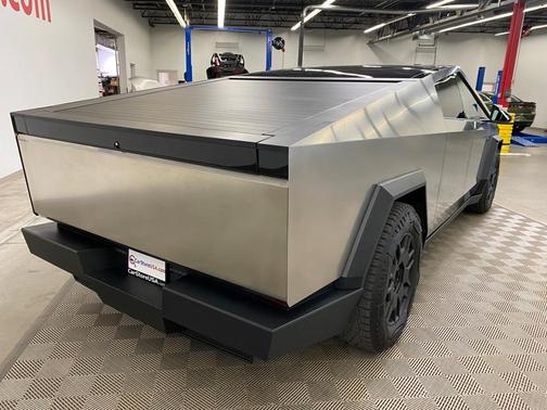 2024 Tesla Cybertruck Base