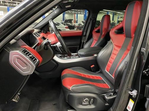 2017 Land Rover Range Rover Sport 5.0L Supercharged SVR