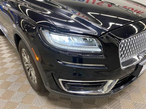2019 Lincoln Nautilus Select