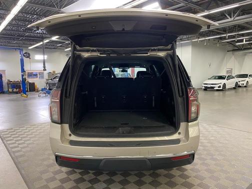 2021 Chevrolet Suburban LT
