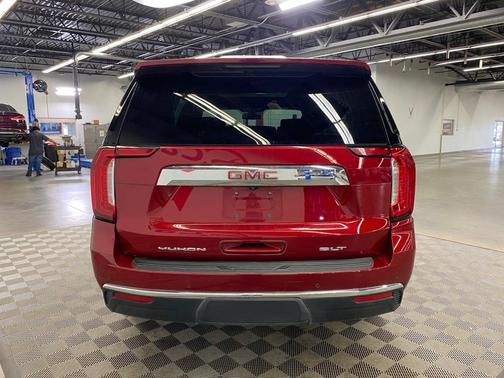 2022 GMC Yukon SLT