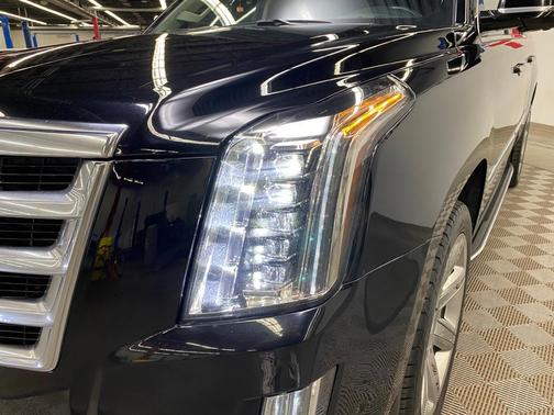 2017 Cadillac Escalade ESV Luxury