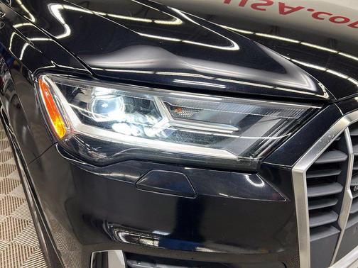 Orca Black Metallic 2020 Audi Q7 55 Premium Plus