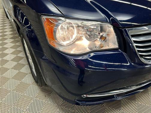 True Blue Pearlcoat 2015 Chrysler Town & Country Touring