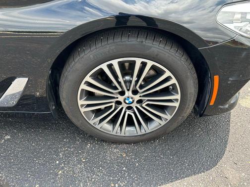Jet Black 2019 BMW 530 i