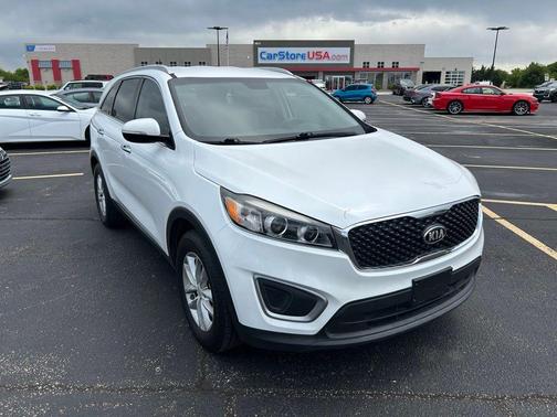 Snow White Pearl 2017 Kia Sorento LX