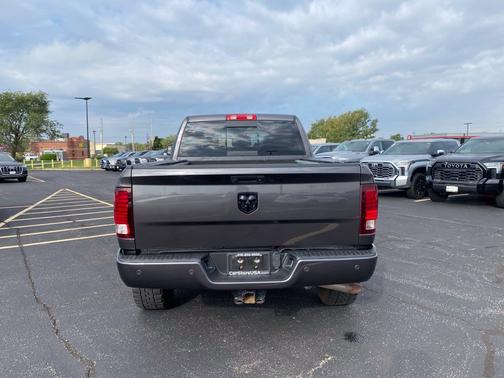 Granite Crystal Metallic Clearcoat 2018 RAM 3500 Laramie