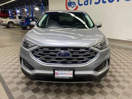 Silver Metallic 2022 Ford Edge Titanium