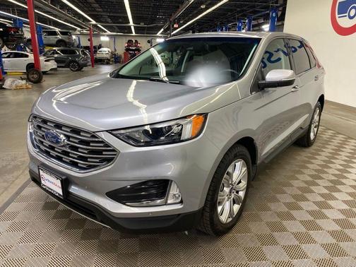 Silver Metallic 2022 Ford Edge Titanium