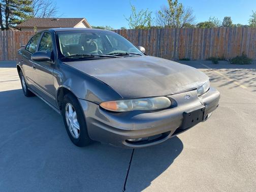 2002 Oldsmobile Alero GL1