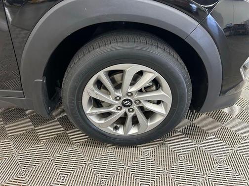 Ash Black 2016 Hyundai TUCSON SE