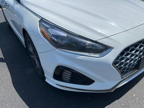 Quartz White Pearl 2019 Hyundai SONATA Limited 2.0T