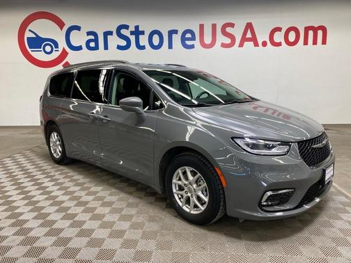 2022 Chrysler Pacifica Touring-L