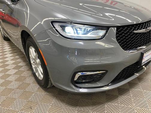 2022 Chrysler Pacifica Touring-L