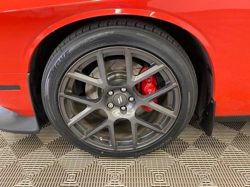 2018 Dodge Challenger 392 Hemi Scat Pack Shaker