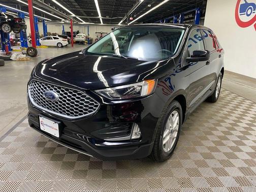 Black Metallic 2023 Ford Edge SEL