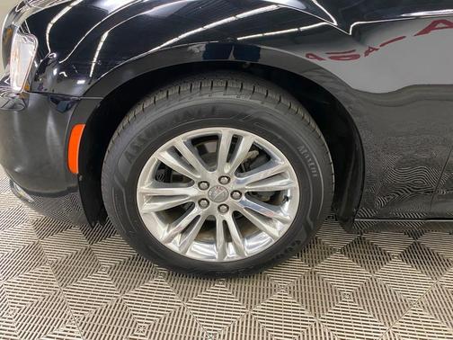 2006 Chrysler 300C Base