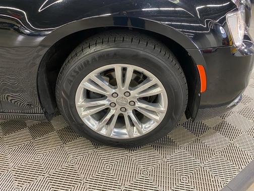 2006 Chrysler 300C Base
