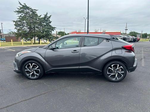 Magnetic Gray Metallic 2018 Toyota C-HR XLE Premium